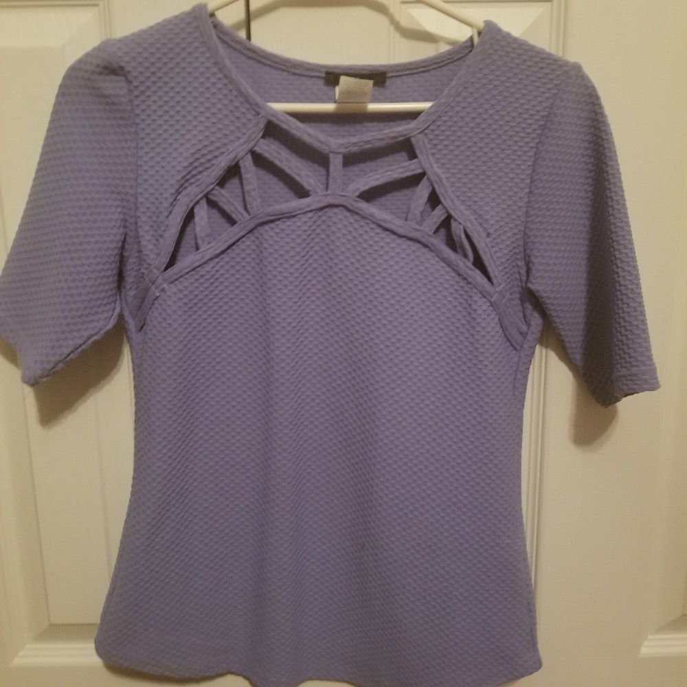 Lilac cutout 3/4 sleeve top